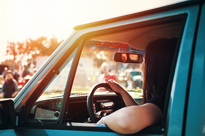 11 tips om de hitte in de auto te overleven