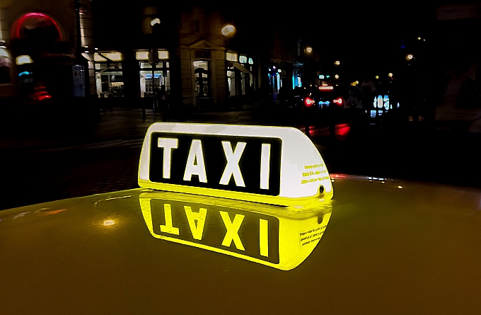 Een oplossing voor het personeelstekort in de taxibranche