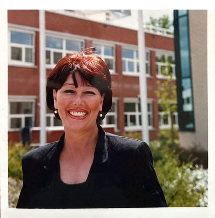 In Memoriam: Grondlegger van De VerkeersAcademie: een powervrouw in de rijschoolbranche