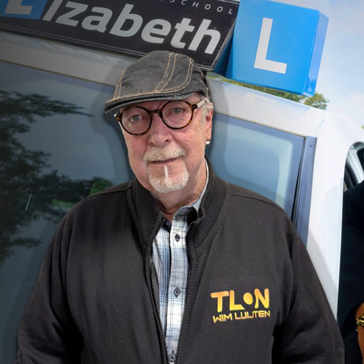 Lex (68) is net geslaagd en gaat aan het werk als rijinstructeur